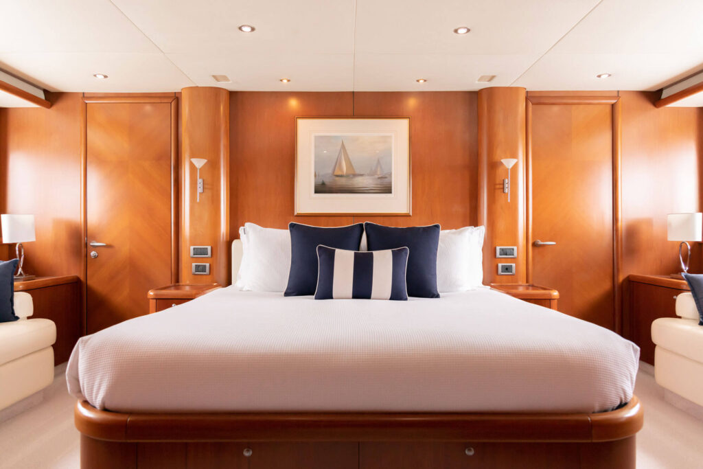alani experience Whitsundays yacht accomodation